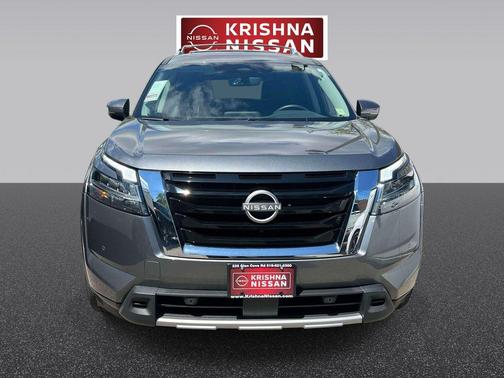 Gun Metallic 2024 Nissan Pathfinder SL