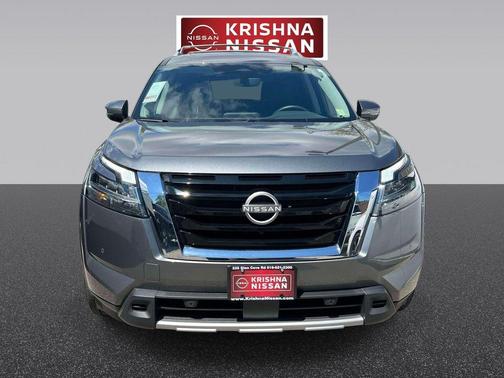 Gun Metallic 2024 Nissan Pathfinder SL