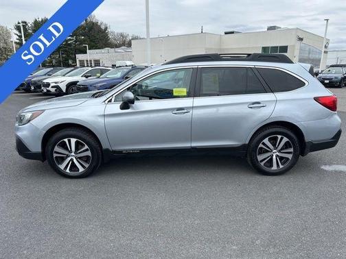 Ice Silver Metallic 2018 Subaru Outback 2.5i Limited