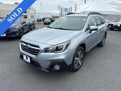 Ice Silver Metallic 2018 Subaru Outback 2.5i Limited