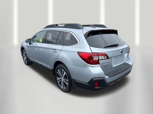 Ice Silver Metallic 2018 Subaru Outback 2.5i Limited