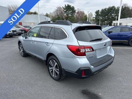 Ice Silver Metallic 2018 Subaru Outback 2.5i Limited