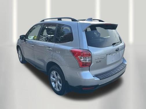 Ice Silver Metallic 2016 Subaru Forester 2.5i Limited