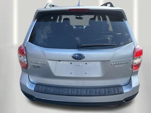 Ice Silver Metallic 2016 Subaru Forester 2.5i Limited