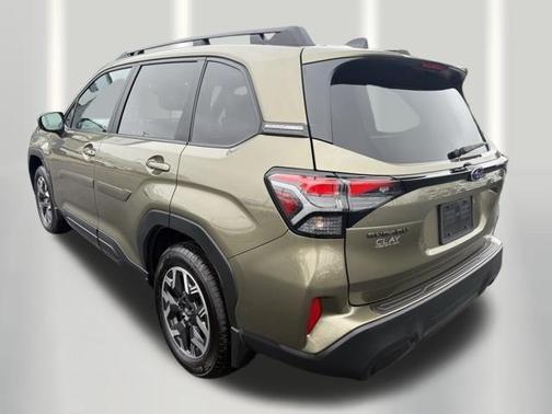 Autumn Green Metallic 2026 Subaru Forester Premium