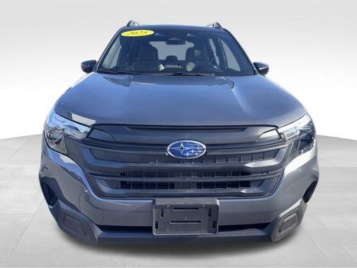 2025 Subaru Forester Base