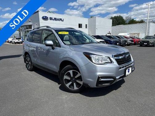 Ice Silver Metallic 2017 Subaru Forester 2.5i Premium
