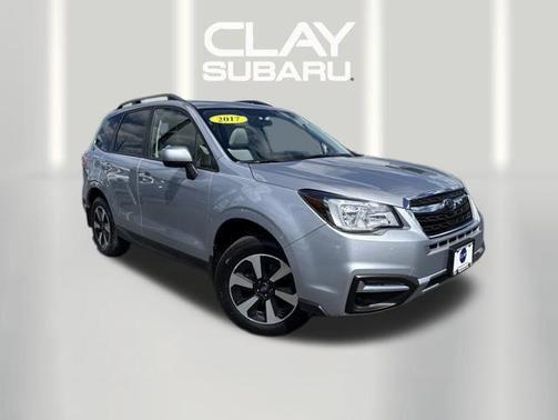 Ice Silver Metallic 2017 Subaru Forester 2.5i Premium