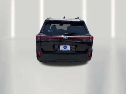 Crystal Black Silica 2026 Subaru Outback Limited