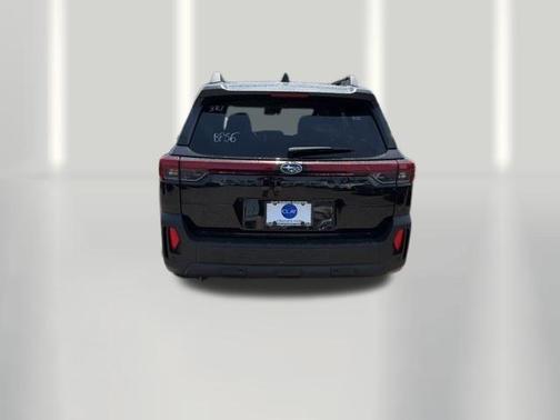 Crystal Black Silica 2026 Subaru Outback Limited