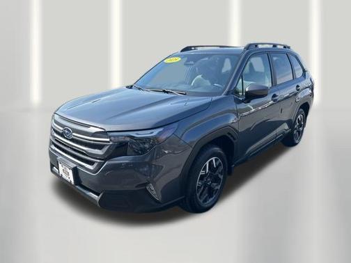 Magnetite Gray Metallic 2025 Subaru Forester Premium