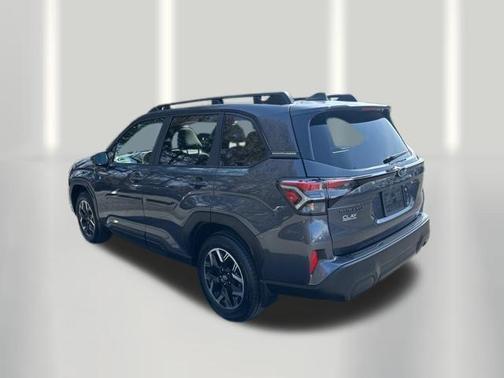 Magnetite Gray Metallic 2025 Subaru Forester Premium
