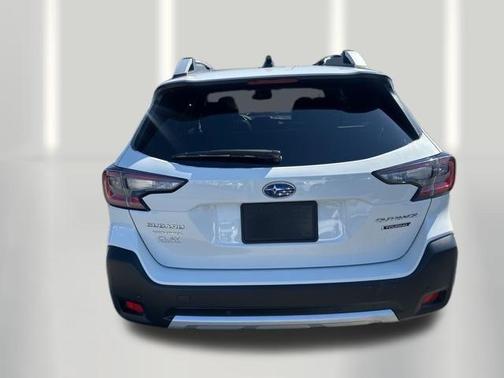 Crystal White Pearl 2025 Subaru Outback Touring