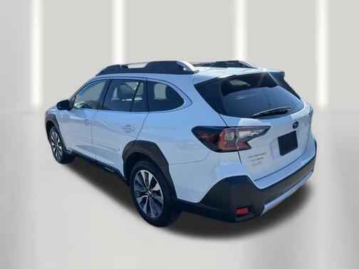 Crystal White Pearl 2025 Subaru Outback Touring