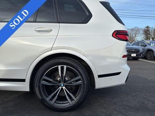 Alpine White 2024 BMW X7 M60i