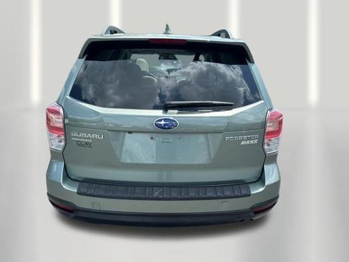 Jasmine Green Metallic 2017 Subaru Forester 2.5i Premium