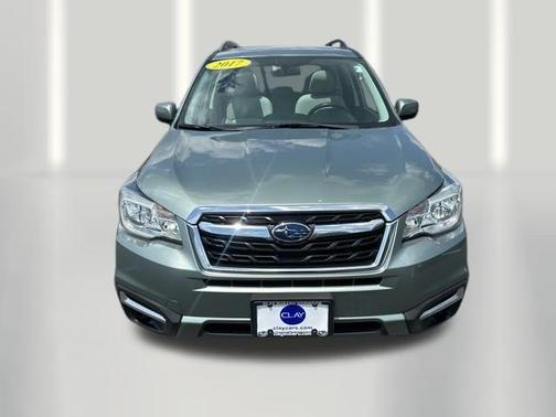 Jasmine Green Metallic 2017 Subaru Forester 2.5i Premium