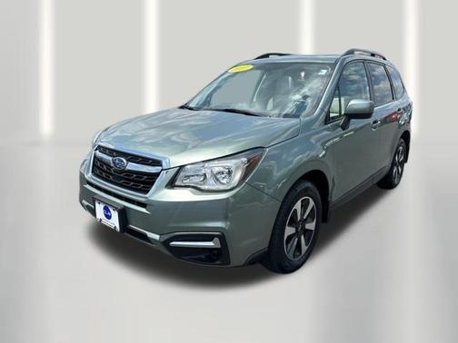 Jasmine Green Metallic 2017 Subaru Forester 2.5i Premium