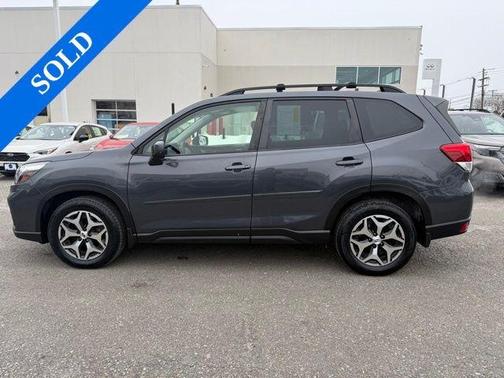 Magnetite Gray Metallic 2021 Subaru Forester Premium