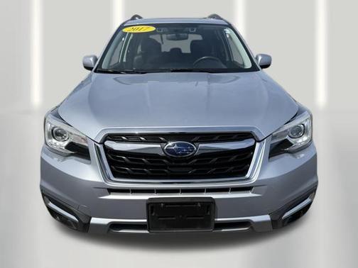 Ice Silver Metallic 2017 Subaru Forester 2.5i Limited
