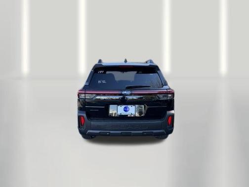 Crystal Black Silica 2026 Subaru Outback Limited XT