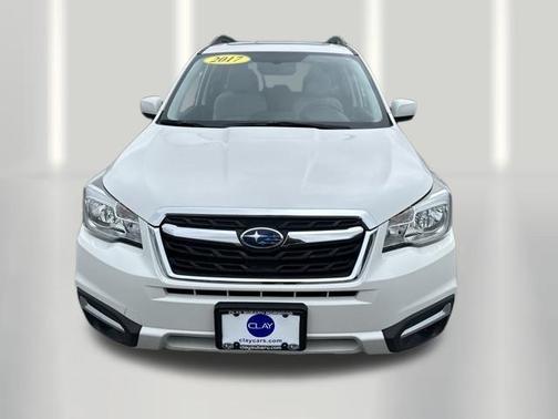 Crystal White Pearl 2017 Subaru Forester 2.5i Premium