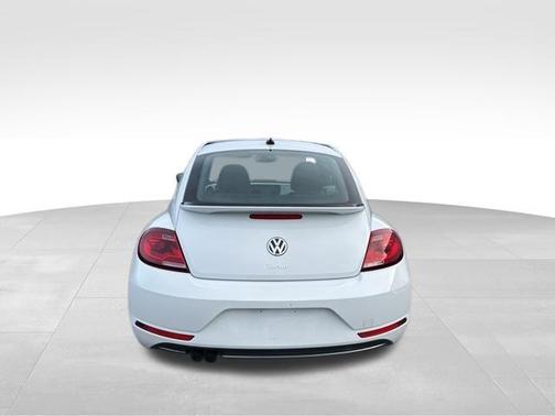 2019 Volkswagen Beetle 2.0T SE