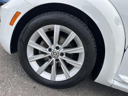 2019 Volkswagen Beetle 2.0T SE