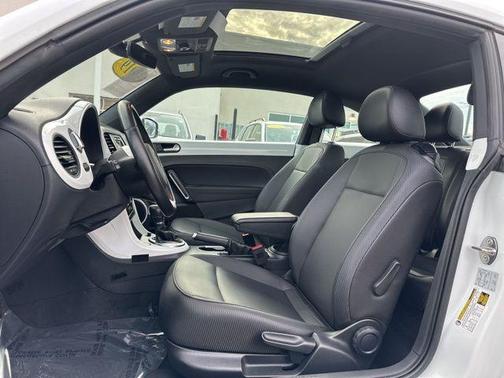 2019 Volkswagen Beetle 2.0T SE