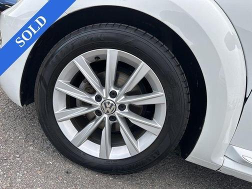 2019 Volkswagen Beetle 2.0T SE