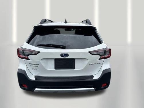 Crystal White Pearl 2025 Subaru Outback Limited