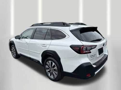 Crystal White Pearl 2025 Subaru Outback Limited