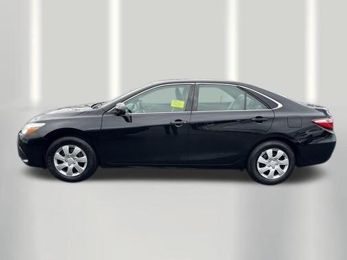 Midnight Black Metallic 2016 Toyota Camry LE