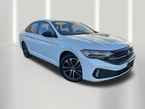 Pure White 2024 Volkswagen Jetta 1.5T Sport