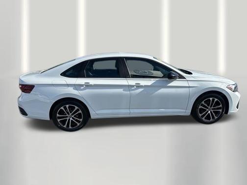 Pure White 2024 Volkswagen Jetta 1.5T Sport