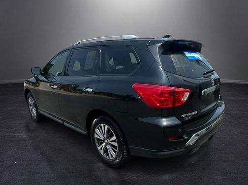 2019 Nissan Pathfinder SV