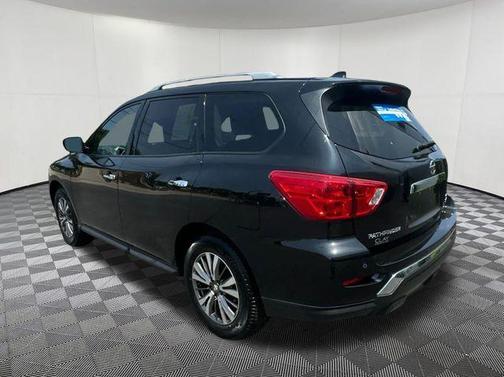 2019 Nissan Pathfinder SV