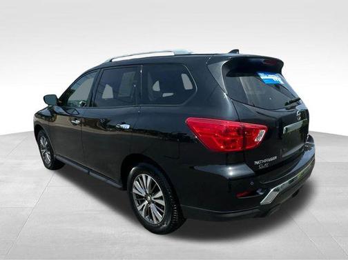 2019 Nissan Pathfinder SV