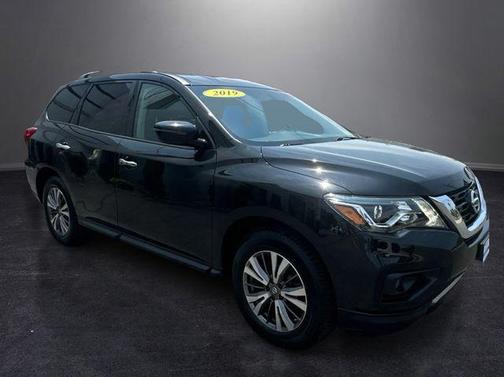 2019 Nissan Pathfinder SV