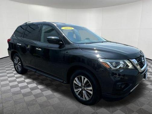2019 Nissan Pathfinder SV