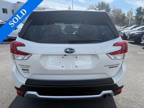 Crystal White Pearl 2021 Subaru Forester Touring