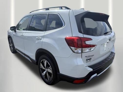 Crystal White Pearl 2021 Subaru Forester Touring