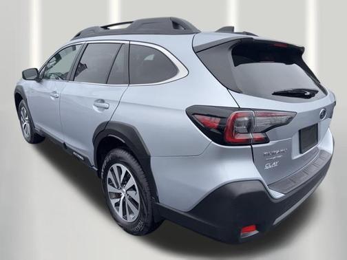 Ice Silver Metallic 2024 Subaru Outback Premium