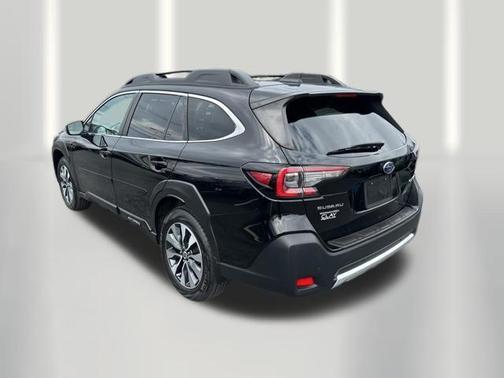 Crystal Black Silica 2023 Subaru Outback Limited