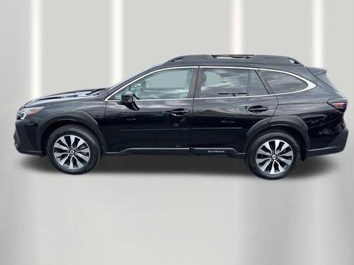 Crystal Black Silica 2023 Subaru Outback Limited