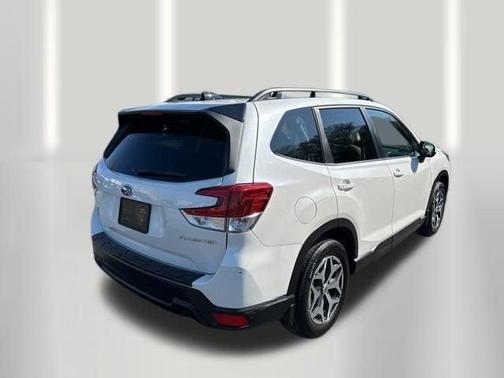 Crystal White Pearl 2024 Subaru Forester Premium