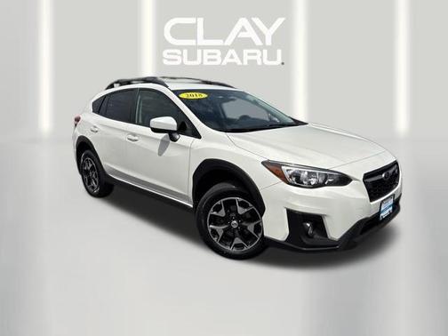Crystal White Pearl 2018 Subaru Crosstrek 2.0i Premium