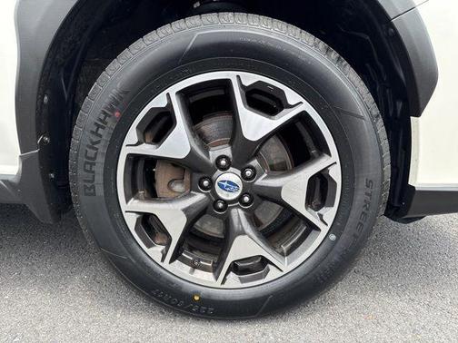 Crystal White Pearl 2018 Subaru Crosstrek 2.0i Premium