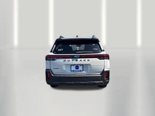 Crystal White Pearl 2026 Subaru Outback Limited