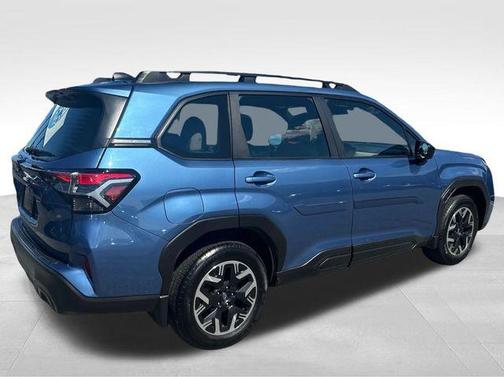 2025 Subaru Forester Base